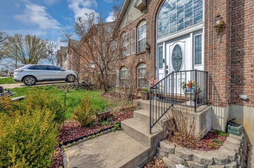 3364 Cedar Tree Ln, Covington, KY 41018-1204