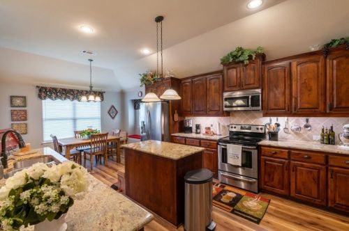 6905 Gamecock Dr, Greenville TX  75402-7720 exterior