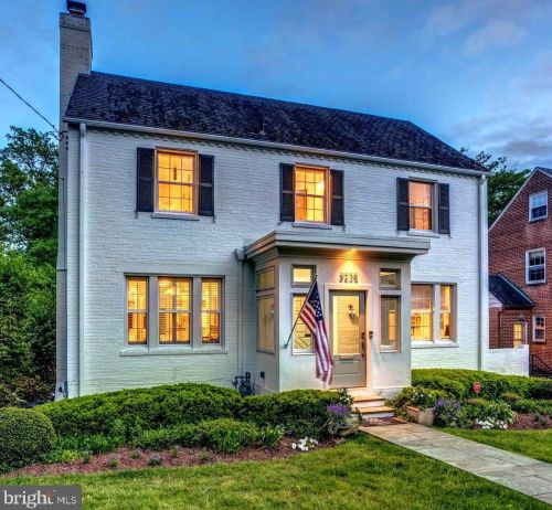 3238 Chestnut St, Washington, DC 20018-4003