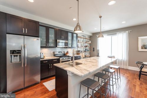 946 2nd St, Philadelphia, PA