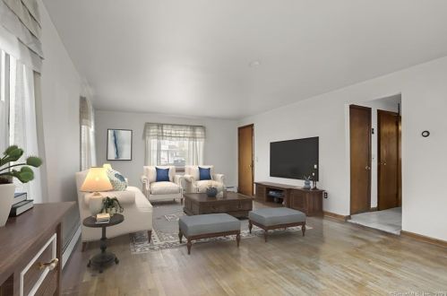 71 Alvord Ln, Stamford, CT 06902-4511