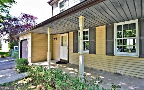 411 Windsor Dr, Harleysville, PA 19438-2366