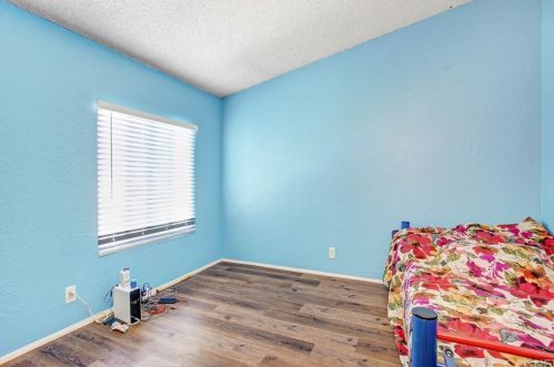 31921 Emerald Ln, Santa Clarita CA  91384-3102 exterior