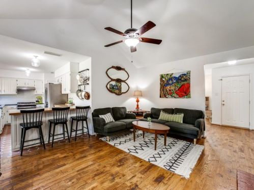 1135 Midway Dr, Richardson TX  75081-3634 exterior