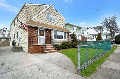 120 Hillsboro Ave, Floral Park, NY 11003-1724