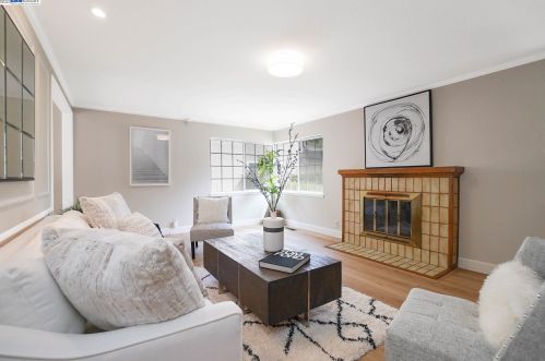 18327 Joseph Dr, Hayward CA  94546-2203 exterior