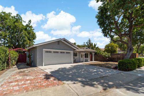 1521 Canton Dr, Milpitas, CA 95035-5903