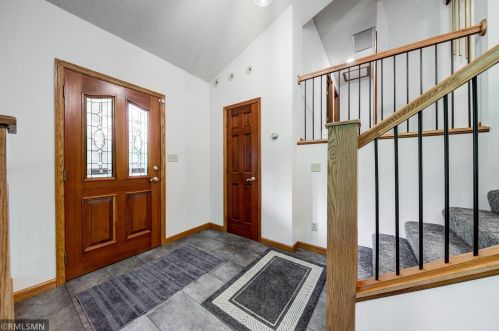 8265 Viking Blvd, Columbus, MN 55092