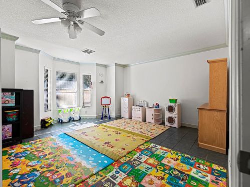 1050 31 Ave, Vero Beach FL 32960-4096 exterior