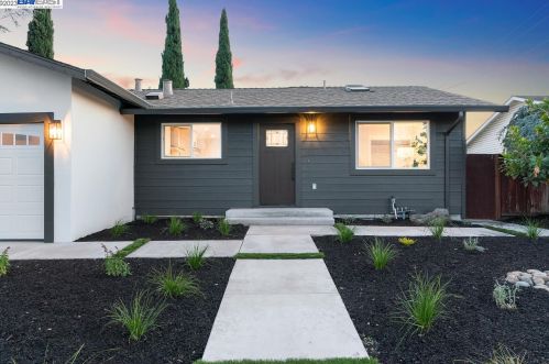 7298 Tamarack Dr, Pleasanton CA  94568-1749 exterior