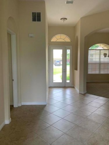 1205 Live Oak Cv, Fort Pierce, FL 34986-2005