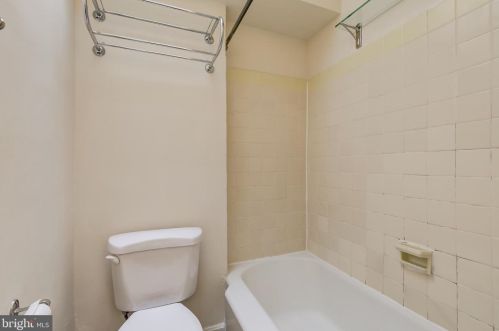 109 7 St, Washington DC  20003-1212 exterior