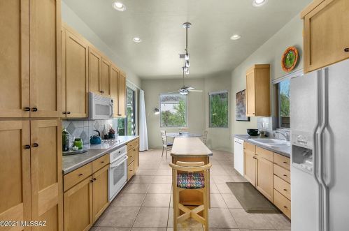 2120 Double Circle Dr, Tucson, AZ 85713-6724