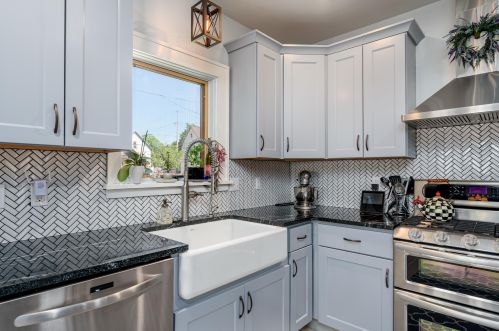 1636 Layton Blvd, Milwaukee, WI 53215-1949