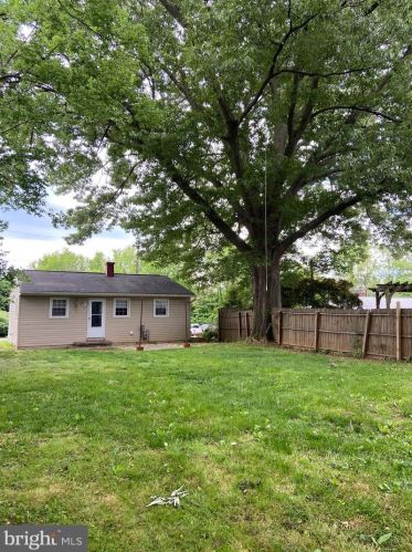 203 Jefferson Ave, Fredericksburg VA  22405-2637 exterior