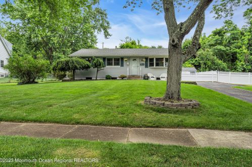 10 Trinity Pl, Jackson Twp NJ  08527-1822 exterior