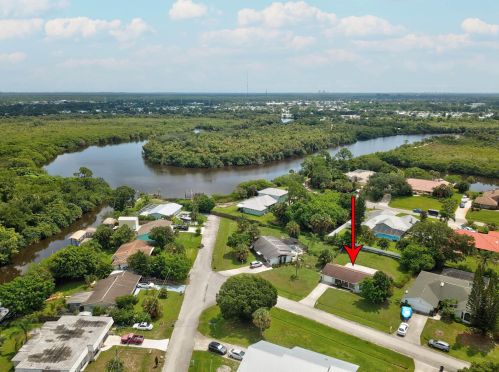 607 Forgal St, Fort Pierce, FL 34983-2733