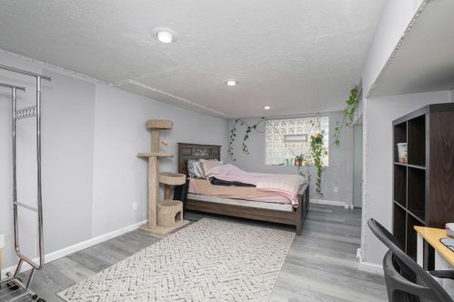 911 Fawnhill Dr, Covington KY  41017-9693 exterior