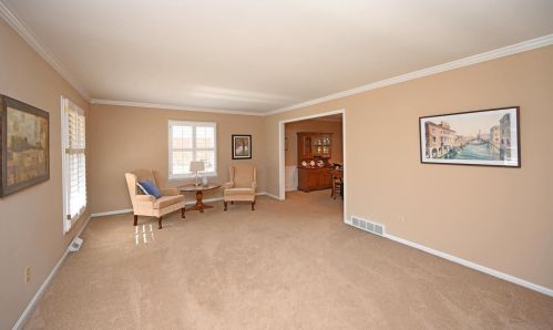 7430 Baywind Dr, Cincinnati, OH 45242-5930