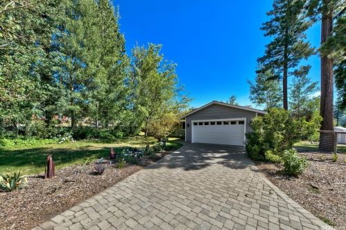 1011 Eagle Ln, South Lake Tahoe, CA 96150-5519
