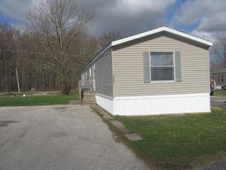 169 Meadows, Nappanee IN  46550-1717 exterior