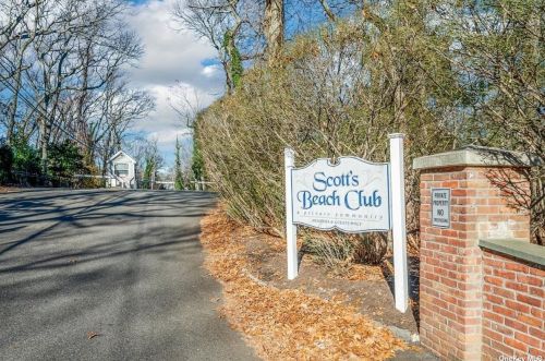 263 Lower Rocky Point Rd, Miller Place NY  11764-1650 exterior