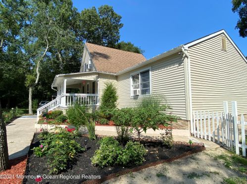 515 Laurel St, Berkeley Township NJ  08721-2619 exterior