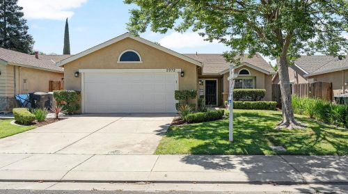 2972 Rose Brook Dr, Riverbank, CA 95367-3806