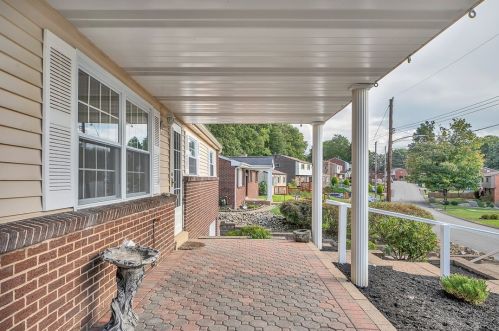 863 Blue Ridge Rd, Pittsburgh, PA 15239-2804