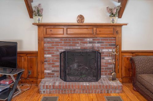 12 Happy Ave, Derry NH  03038-5419 exterior