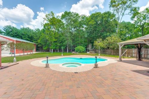 40214 De Sota Rd, Magnolia, TX 77354-4677