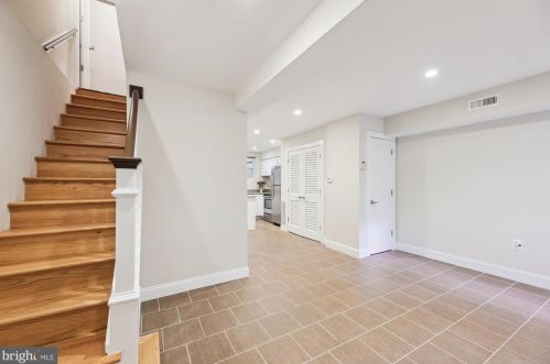 712 Kenyon St, Washington DC  20010-1522 exterior