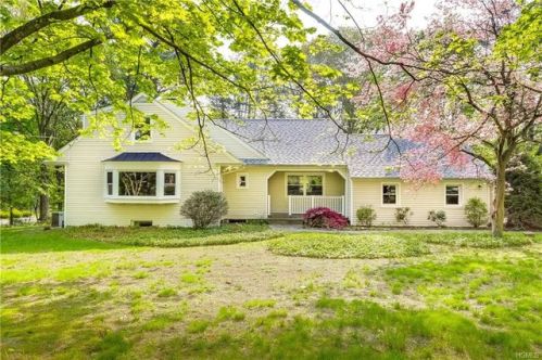 116 Spook Rock Rd, Airmont, NY 10901-3008