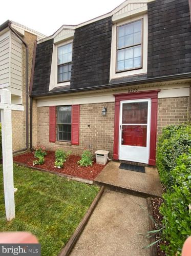 2173 Monaghan Dr, Herndon, VA 20170-4330