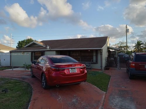 650 1st Pl, Hialeah, FL 33010-5044
