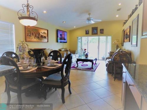 3890 147th Ave, Hollywood, FL 33027-3702