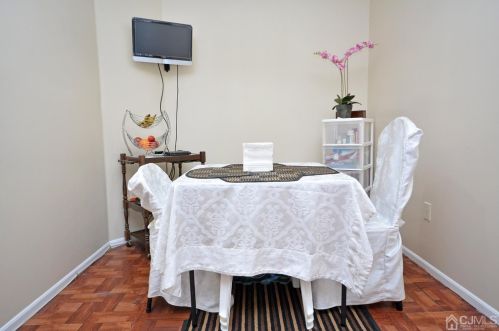 341 Ventnor Ct, Piscataway, NJ 08854-2197