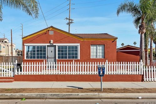 106 Olive Ave, Huntington Beach, CA 92648-5136