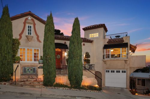 1778 Sutter St, San Diego, CA 92103-2732