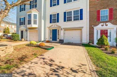 7019 Rogue Forest Ln, Gainesville, VA 20155-1698