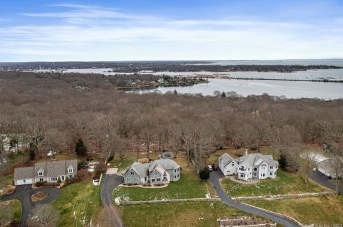 86 Crosswinds Dr, Groton CT  06340-4870 exterior