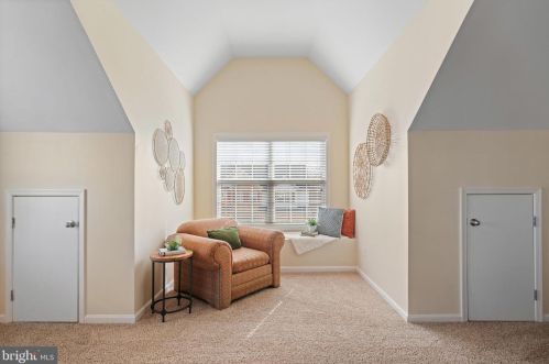 15340 Wits End Dr, Woodbridge VA  22193-5889 exterior