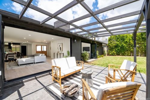 5254 Buffalo Ave, Van Nuys CA  91401-5929 exterior