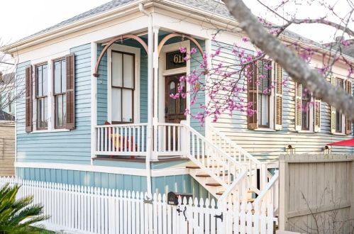 611 16th St, Galveston TX  77550-4803 exterior