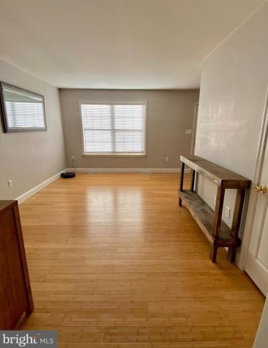 255 Shetland Dr, New Castle DE  19720-8832 exterior