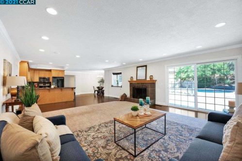 89 Laguna Cir, West Pittsburg, CA 94565-6027