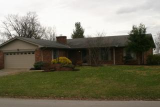 134 Lowry Ln, Versailles, KY 40390-1219