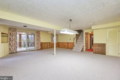 7317 Pinewood St, Falls Church VA  22046-2725 exterior
