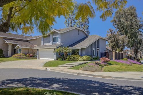 109 Meadowcreek Rd, Brea, CA 92821-4389