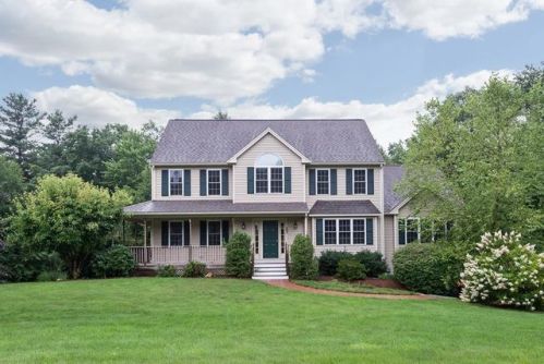 23 Blueberry Dr, Mendon, MA 01756-1380